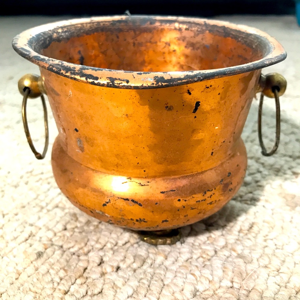 Antique 3 footed copper pot